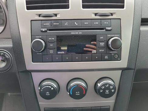 Used 2010 Dodge Avenger SXT FWD image 14
