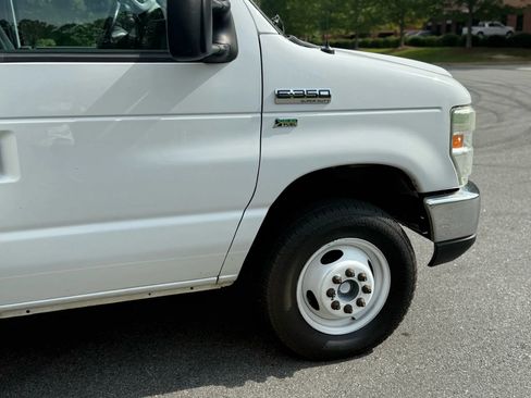 Used 2015 Ford E-350 and Econoline 350 Super Duty image 5