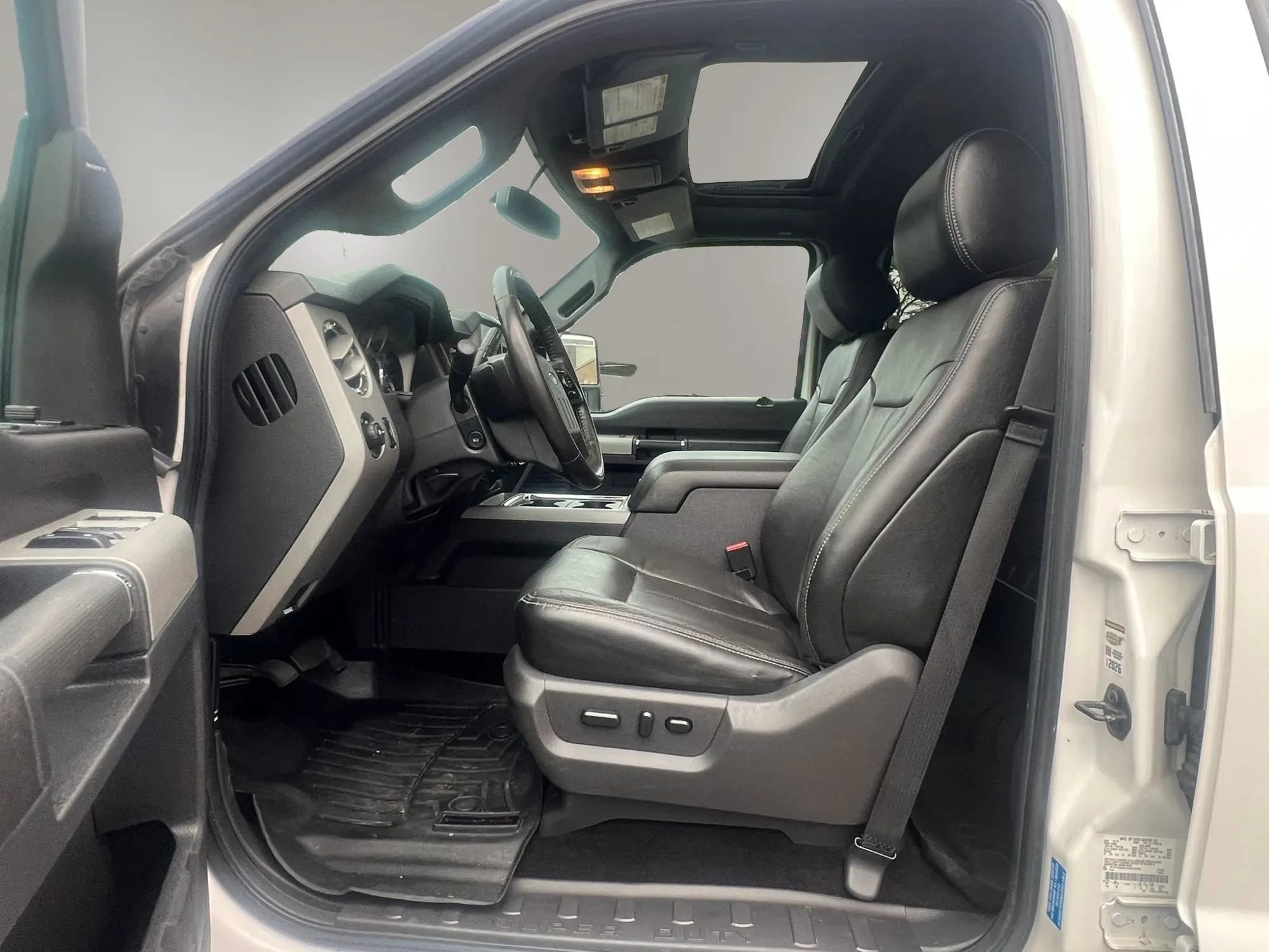 Used 2016 Ford F250 Lariat w/ Lariat Ultimate Package AWD/4WD image 26