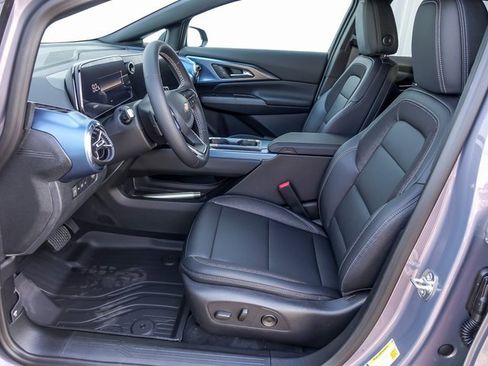 New 2026 Chevrolet Equinox EV LT image 14