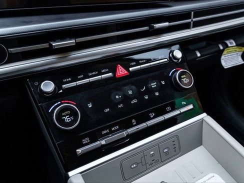 New 2025 Hyundai Santa Fe SEL FWD image 17