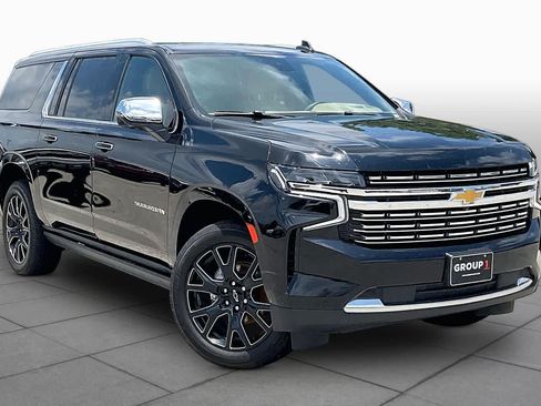 Used 2023 Chevrolet Suburban Premier AWD/4WD image 3