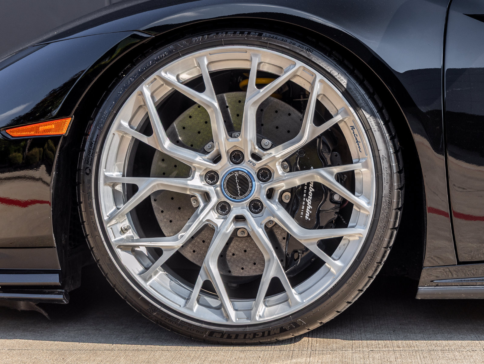 Used 2023 Lamborghini Huracan Tecnica RWD image 17