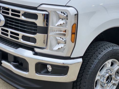 New 2026 Ford F250 XLT w/ FX4 Off-Road Package AWD/4WD image 10