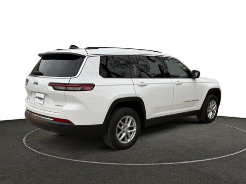 Used 2021 Jeep Grand Cherokee L Laredo w/ Luxury Tech Group I AWD/4WD image 6