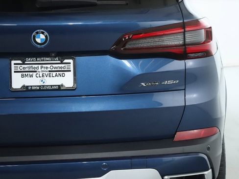 Certified 2022 BMW X5 xDrive45e w/ Executive Package image 47