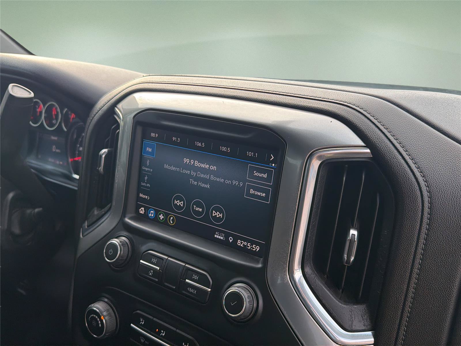 Used 2022 Chevrolet Silverado 2500 LT AWD/4WD image 13