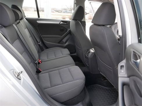 Used 2012 Volkswagen Golf 4-Door image 19