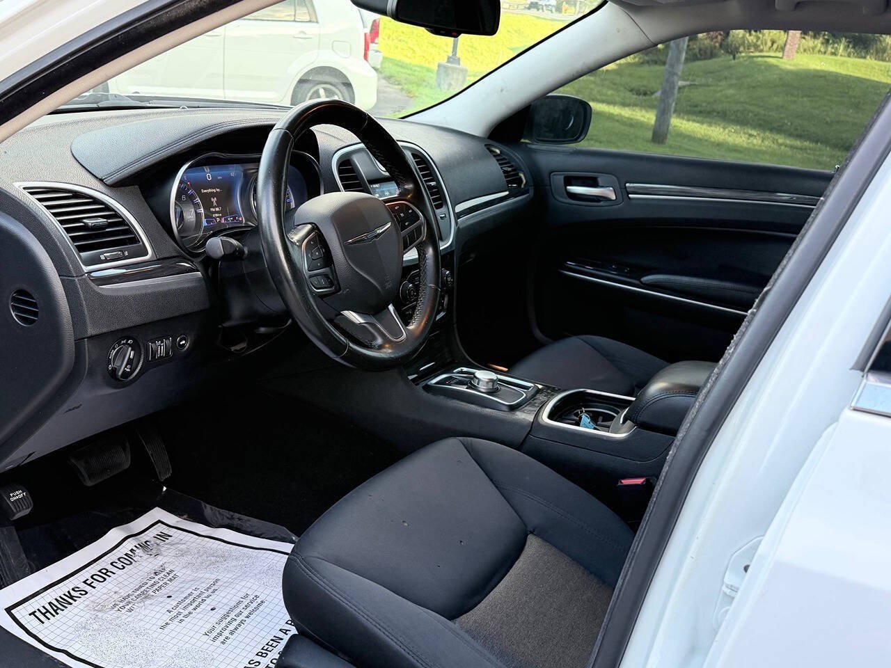 Used 2020 Chrysler 300 Touring w/ Driver Convenience Group RWD image 10