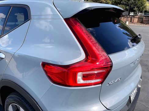 Used 2023 Volvo XC40 B5 Plus w/ Protection Package Premier image 31