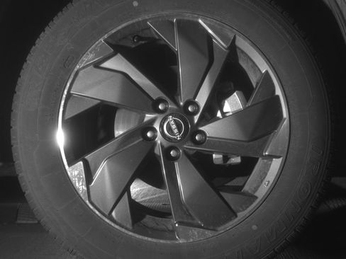 Used 2025 Nissan Rogue SV FWD image 13