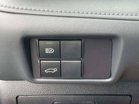Used 2022 Toyota Highlander XLE FWD image 20