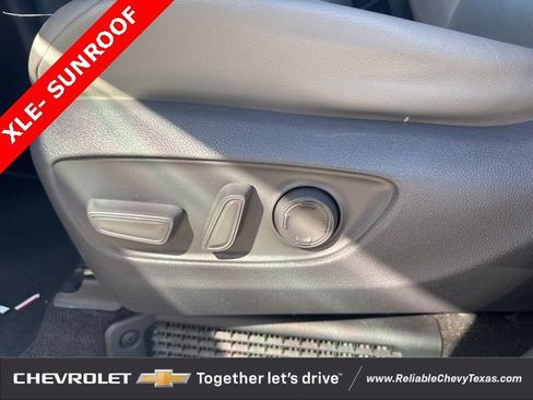 Used 2021 Toyota Sienna XLE image 24