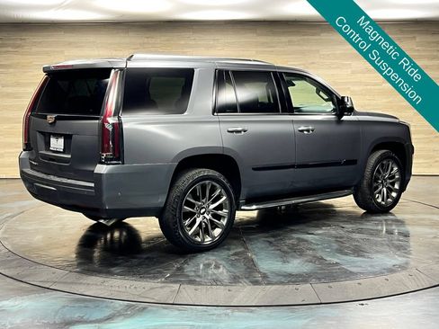 Used 2019 Cadillac Escalade Premium Luxury w/ Escalade Sport Edition AWD/4WD image 14