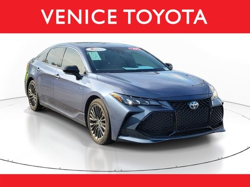 Certified 2019 Toyota Avalon XSE FWD image 1