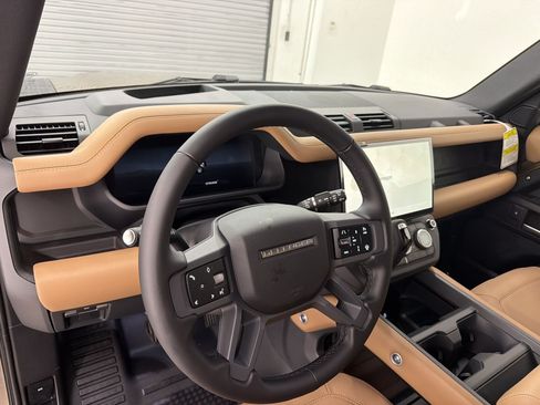 New 2026 Land Rover Defender 110 X-Dynamic SE AWD/4WD image 4