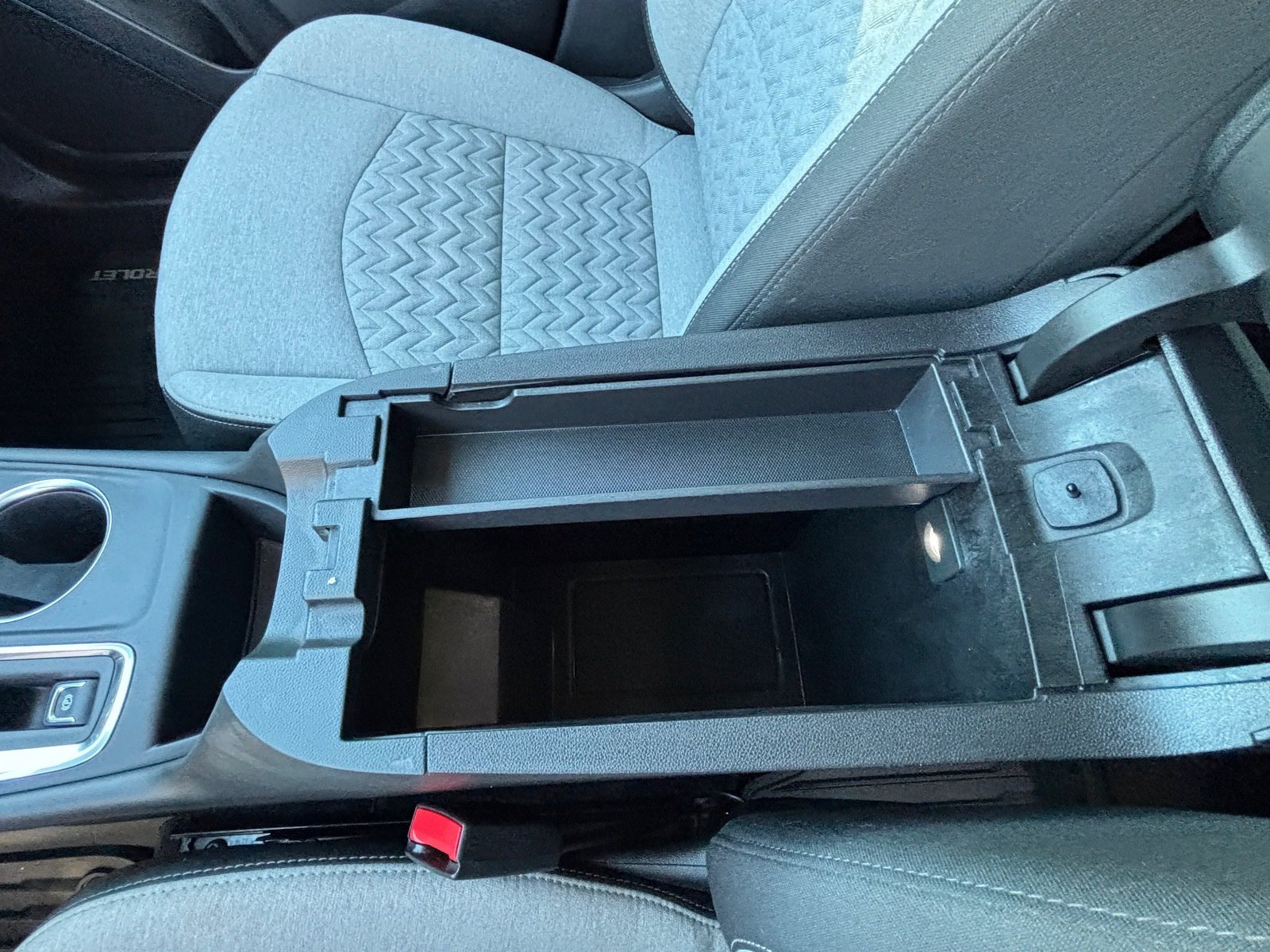 Used 2024 Chevrolet Equinox LS w/ Driver Confidence II Package FWD image 18