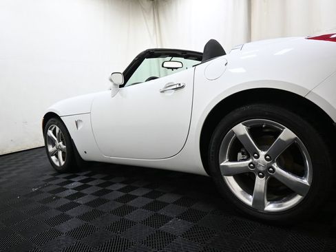 Used 2008 Pontiac Solstice Convertible w/ Preferred Package RWD image 8