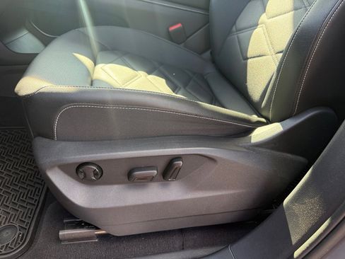 Used 2024 Volkswagen Atlas SE image 34