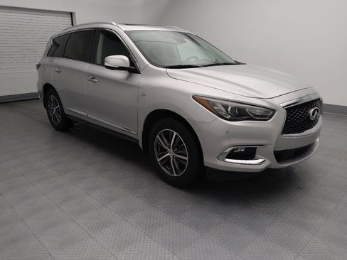 Used 2019 INFINITI QX60 Luxe w/ Essential Package FWD image 11