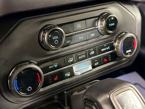 Used 2025 Ford Bronco Big Bend image 16