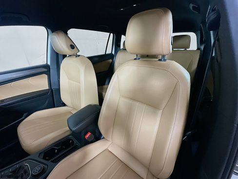 Used 2023 Volkswagen Tiguan SE AWD/4WD image 19