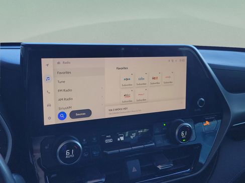 Certified 2023 Toyota Highlander XLE image 23