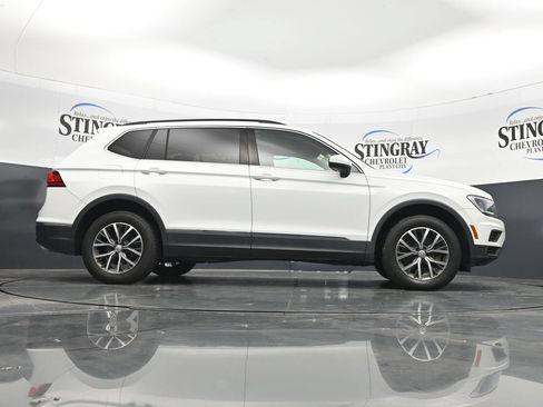 Used 2020 Volkswagen Tiguan SE AWD/4WD image 33