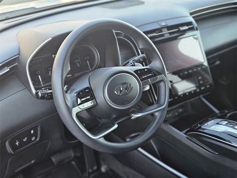 Used 2024 Hyundai Tucson Blue image 15