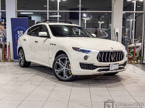 Used 2021 Maserati Levante S GranLusso image 3
