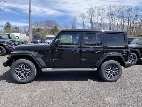 New 2026 Jeep Wrangler Unlimited Sahara AWD/4WD image 2