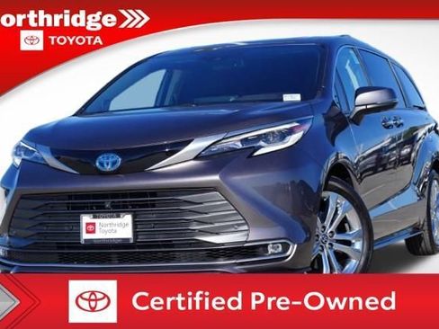 Certified 2023 Toyota Sienna Platinum image 1