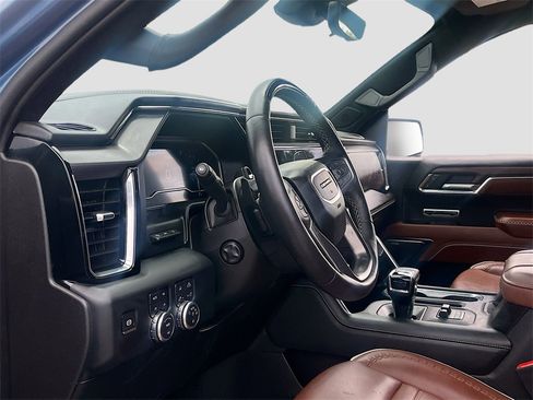 Used 2024 GMC Sierra 1500 Denali Ultimate image 9