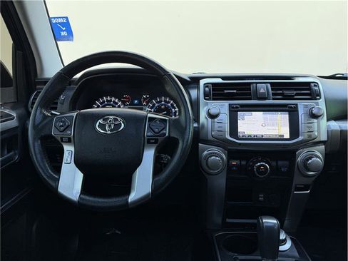 Used 2017 Toyota 4Runner SR5 Premium image 17