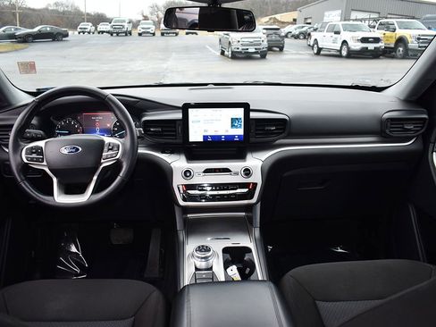 Used 2022 Ford Explorer XLT w/ Class IV Trailer Tow Package image 4