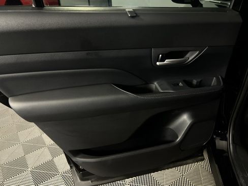 Used 2025 Toyota Grand Highlander AWD image 27