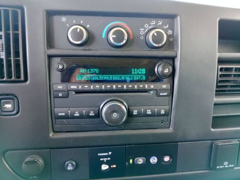 Used 2017 Chevrolet Express 2500 LS RWD image 13