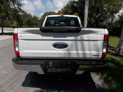 Used 2017 Ford F250 XL w/ Power Equipment Group RWD image 5