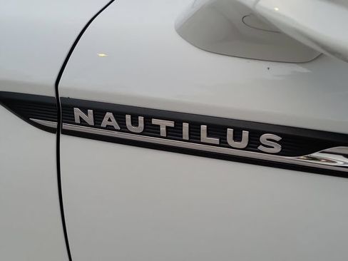 Certified 2022 Lincoln Nautilus Reserve FWD image 8