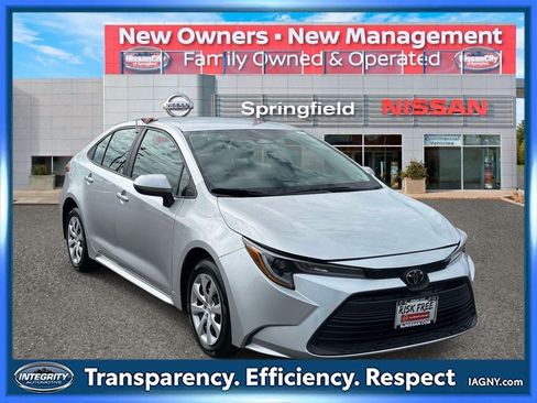Used 2024 Toyota Corolla LE FWD image 1