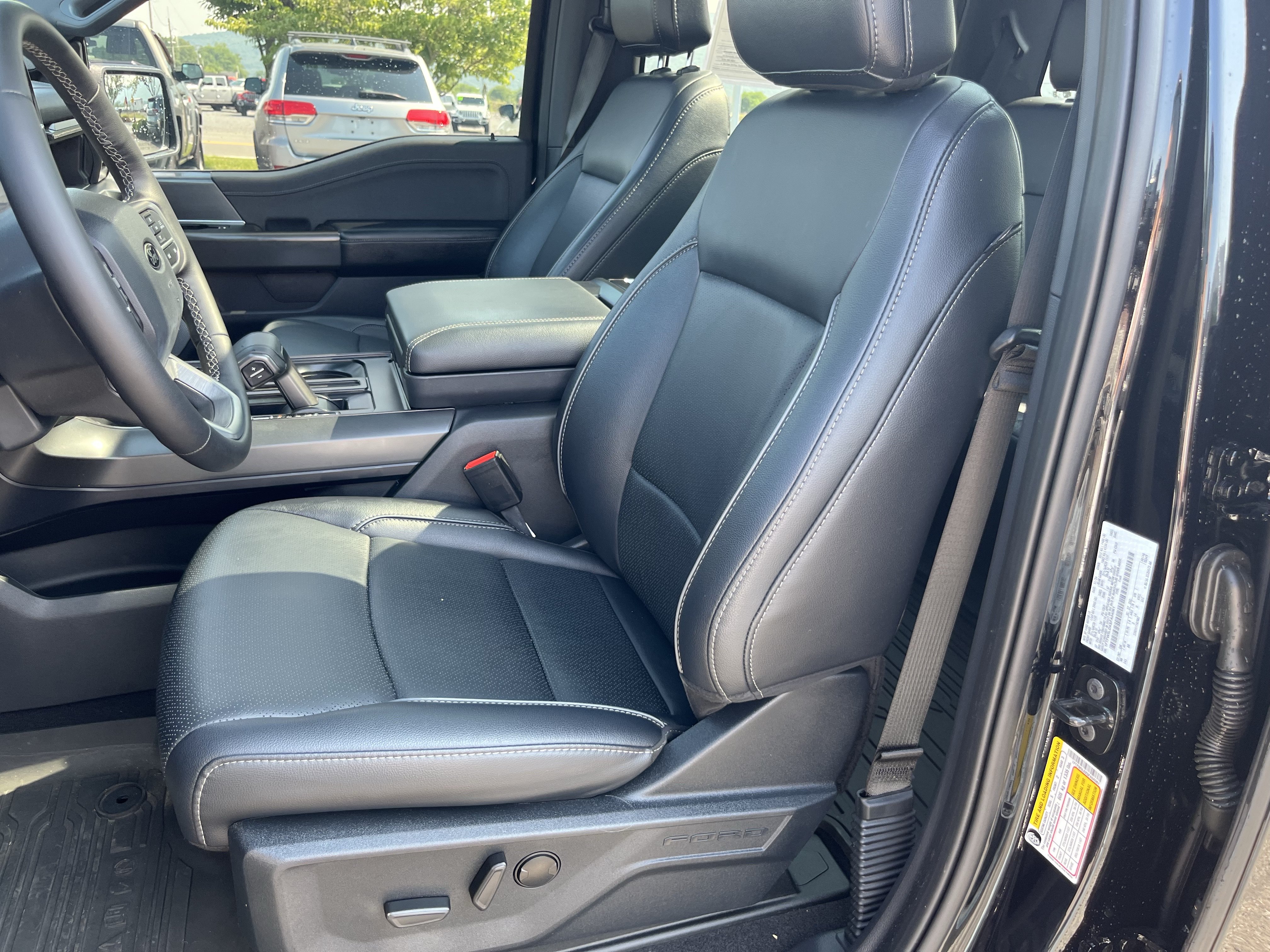 Used 2025 Ford F150 Lariat w/ Equipment Group 501A Mid AWD/4WD image 15