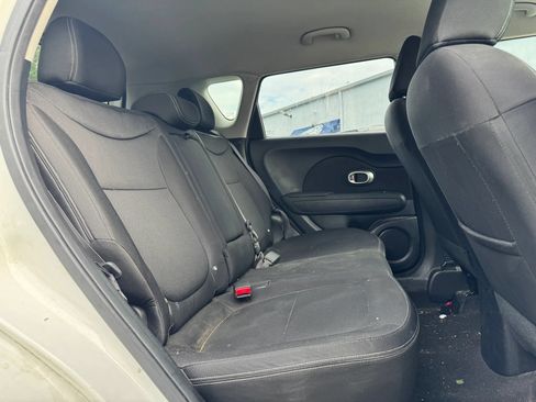 Used 2014 Kia Soul FWD image 22