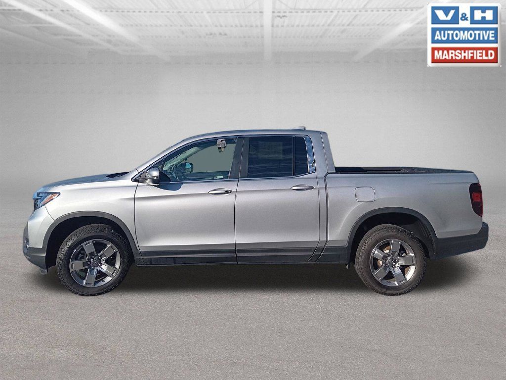 Used 2025 Honda Ridgeline RTL image 2