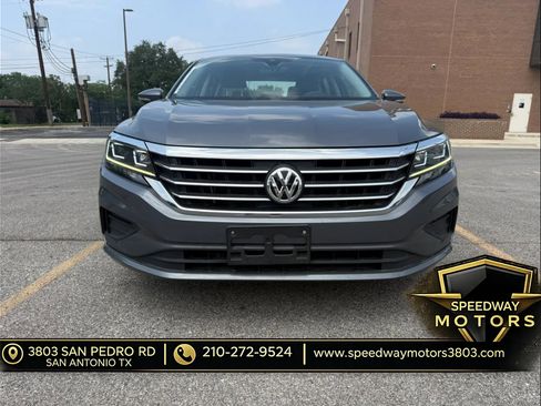 Used 2021 Volkswagen Passat 2.0T SE FWD image 2