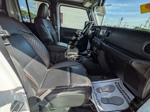 Used 2022 Jeep Gladiator High Altitude AWD/4WD image 18