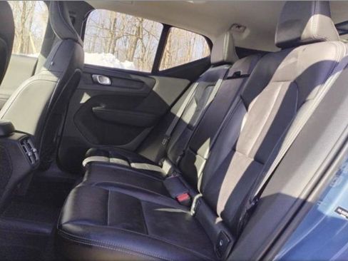 Used 2023 Volvo XC40 B5 Plus w/ Driver Assist Package image 9