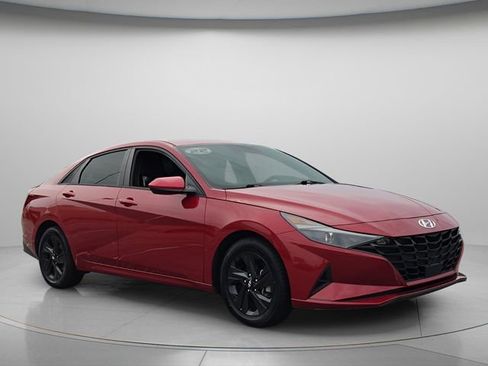 Used 2022 Hyundai Elantra SEL w/ Convenience Package FWD image 8