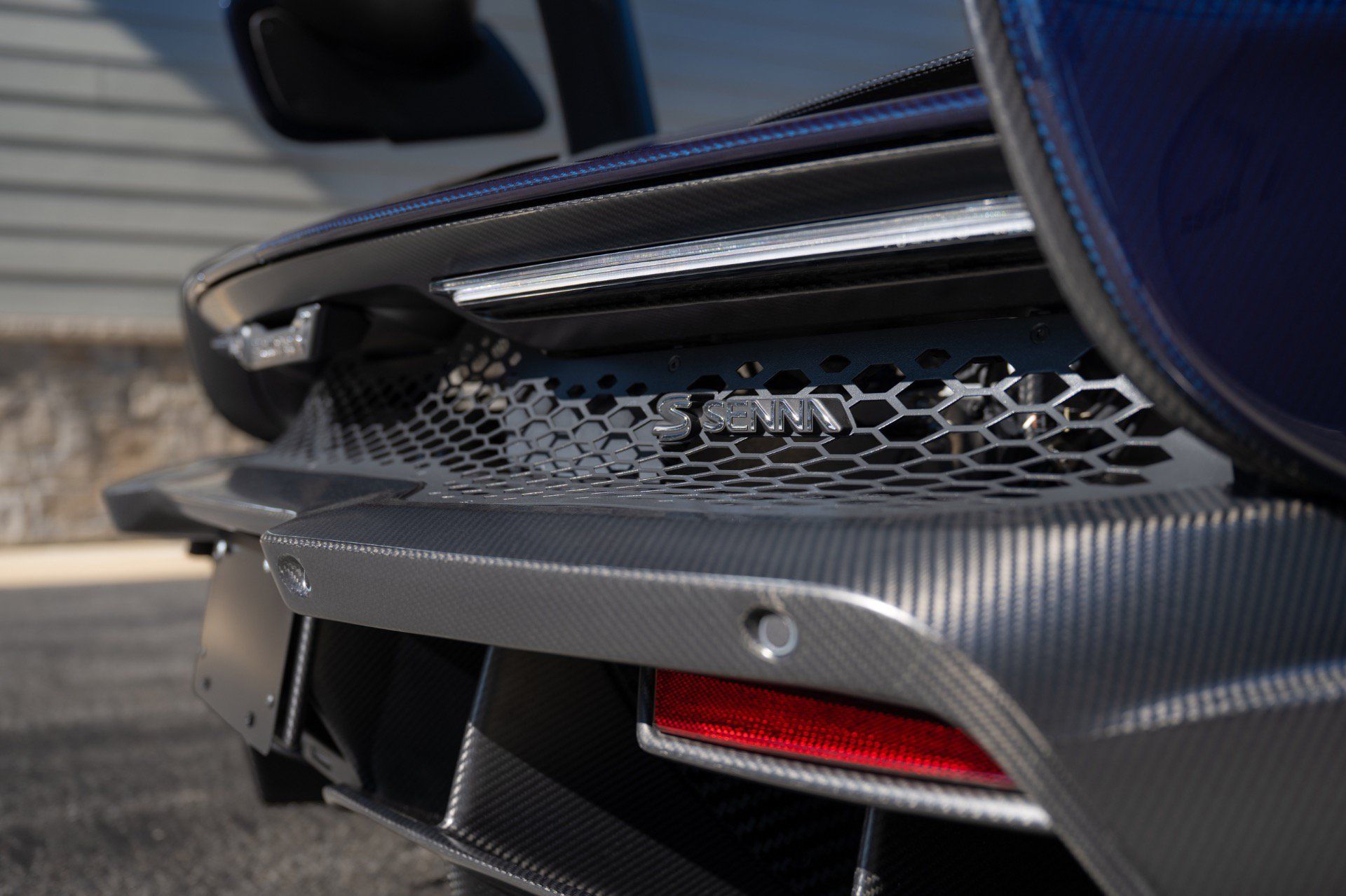 Used 2019 McLaren Senna RWD image 71