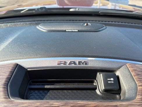 Used 2019 RAM 1500 Laramie image 37