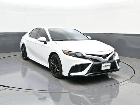 Used 2023 Toyota Camry SE image 22